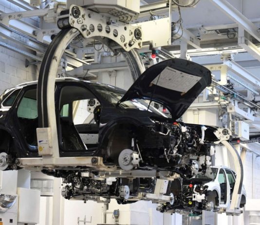 عجز الرقائق يهدد صناع السيارات بفقدان 110 مليارات دولار