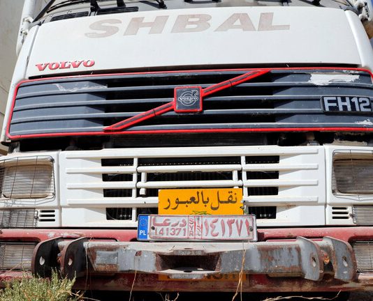 الداخلية الأردنية تعلن فتح معبرين مع سوريا والسعودية