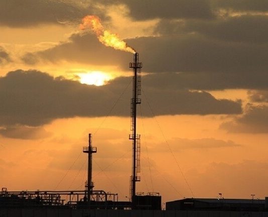 “شل” تخطر تونس بأنها ستغادر البلاد