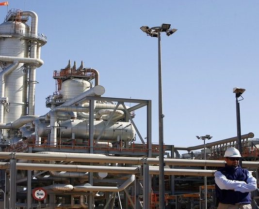 الجزائر تسعى لتحقيق 30 مليار دولار من الإيرادات هذا العام