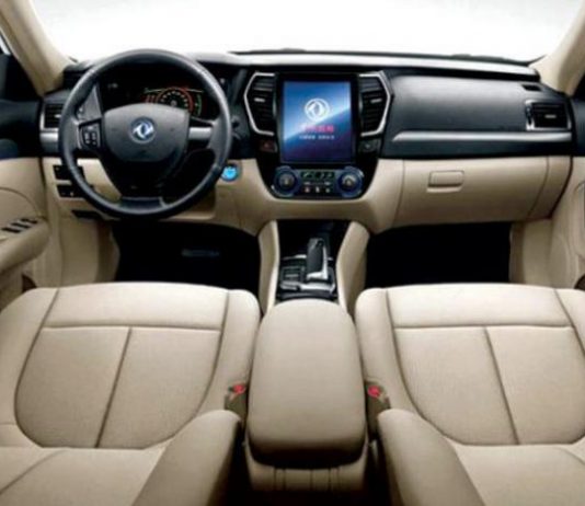 مصر تتأهب لاختبار أولى سياراتها الكهربائية