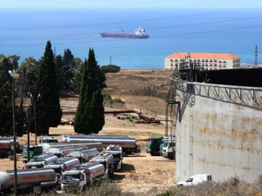 مصرف لبنان سيعطي موافقات مسبقة لإستيراد 7 بواخر محروقات على أساس سعر 8 آلاف ليرة