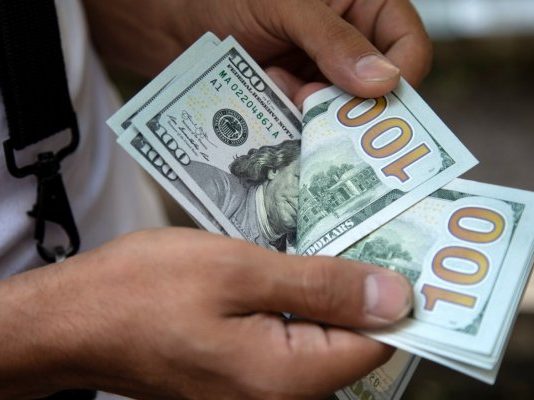 هل ستتسبب الأزمة مع الخليج بارتفاع سعر صرف الدولار؟