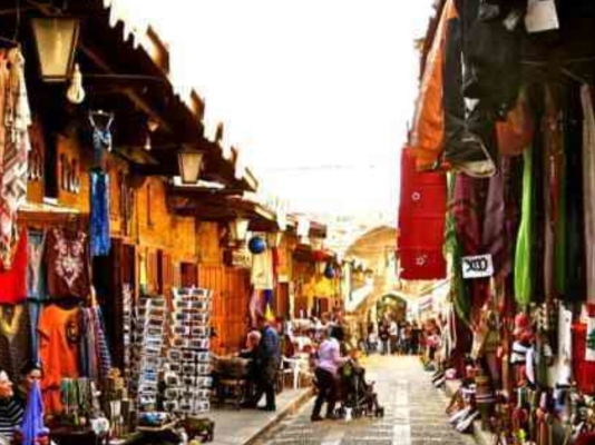 لماذا ندفع كل فواتيرنا على “الدولار” والرواتب بالليرة؟ أين أصبح توحيد سعر الصرف؟