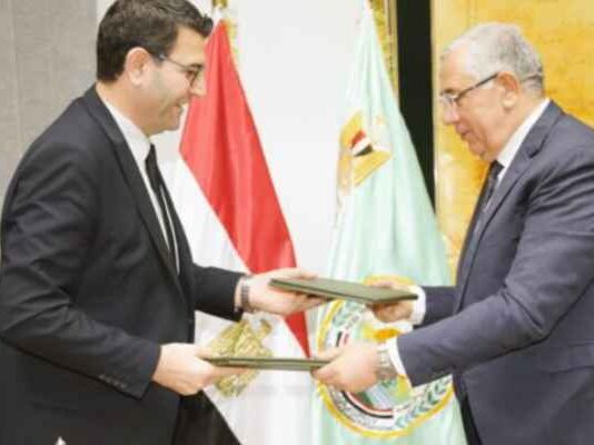 وزير الزراعة التقى نظيره المصري واتفقا على تسهيل إجراءات تبادل السلع الزراعية