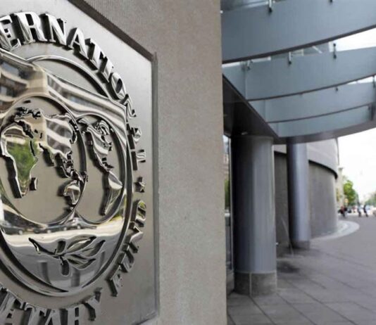 لمساعدة لبنان… خبيرٌ إقتصادي يَكشف ما يُريده “صندوق النقد”