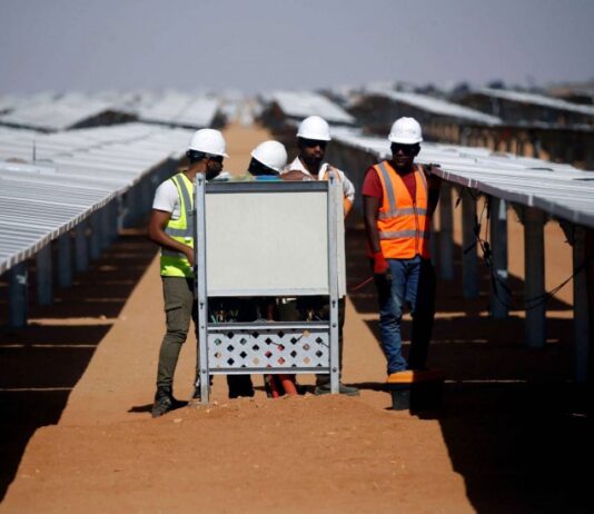 القاهرة تستعين بالبنوك الخليجية لتعزيز المشاريع النظيفة