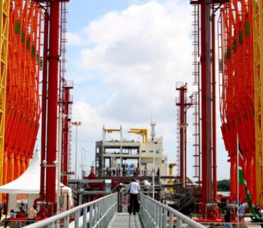 الصين تتنصل من اتهامات «فخ الديون الأفريقي»