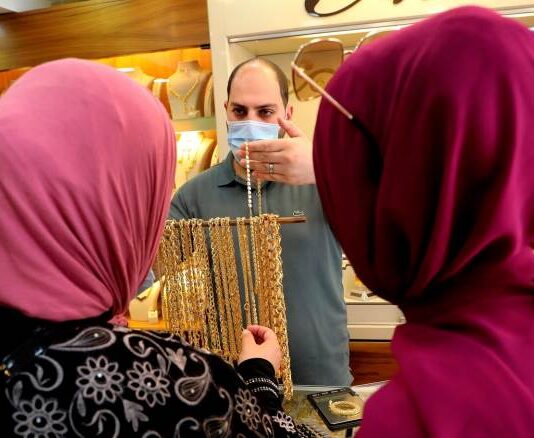 لبنانيون يجرّبون الذَّهَب مع الدولار: خلطة مُربحة