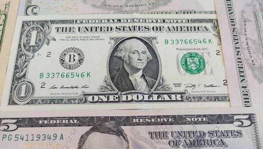 وزير المالية الروسي يكشف عن سبب “معاناة” البلدان المتقدمة من التضخم