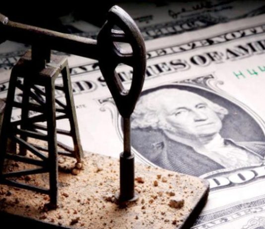 ارتفاع أسعار النفط بعد تراجع الدولار ومخاوف شح المعروض