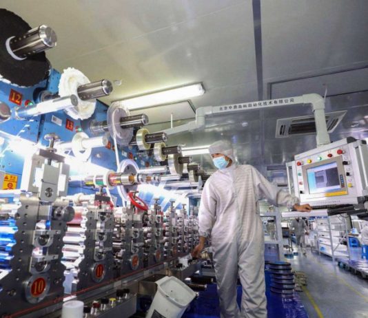 انكماش الصناعة يضعف الآمال في انتعاش وشيك للاقتصاد العالمي