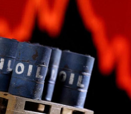 أميركا: النفط قد يرتفع 40% إذا لم يتم فرض سقف لسعر الخام الروسي