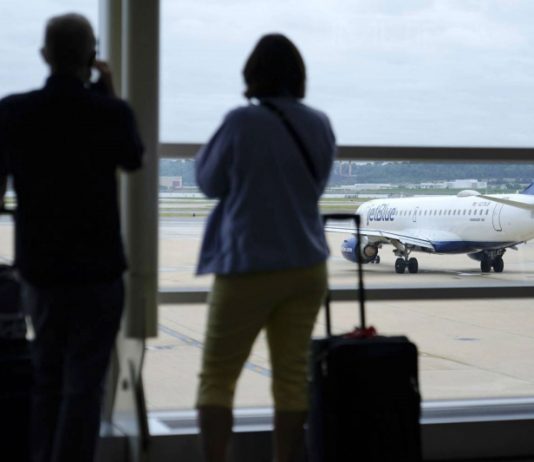 عودة رحلات السفر الدولية تُسرع تعافي قطاع الطيران