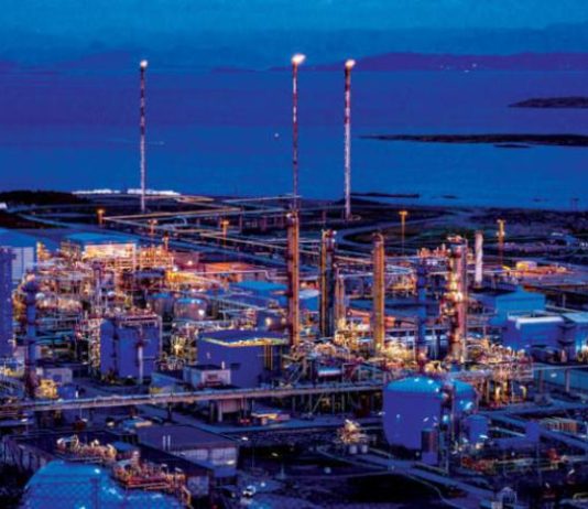 أنباء عن بدء مناقشات «أوبك» حول خفض الإنتاج