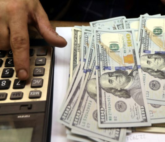 هيستيريا الدولرة تنسف الموازنة: مفتاح الحل يبدأ بنظام سعر الصرف!