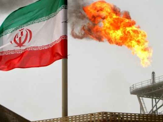 إيران تبلغ الوفد اللبناني في طهران موافقتها على تزويد لبنان بـ 600 ألف طن من الفيول على مدى 5 أشهر