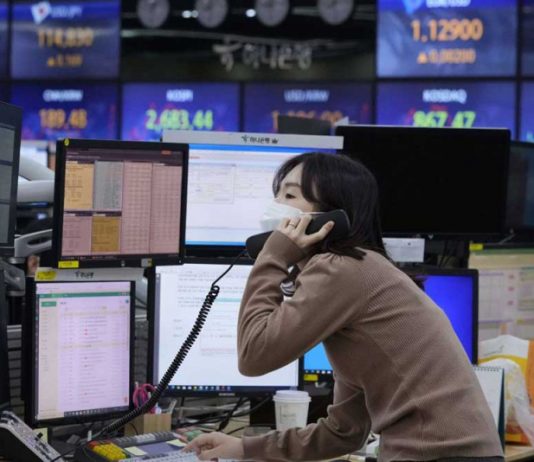 فرص تخلف الاقتصادات الناشئة عن سداد ديونها تتقلص