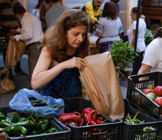 تضخم الأسعار يستمر في الضغط بقسوة على اللبنانيين