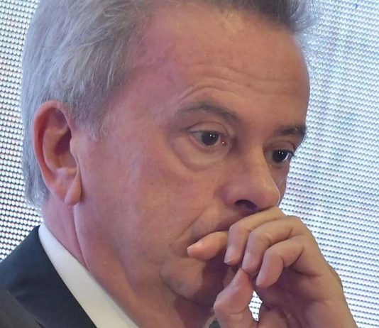 سلامة: “الدولار سينخفض”… الحقيقة: سيرتفع