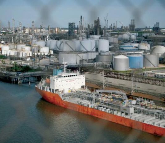 أسعار النفط ترتفع بفعل التفاؤل في الطلب