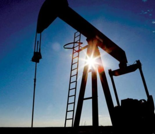 أسعار النفط تقترب من 90 دولاراً للبرميل
