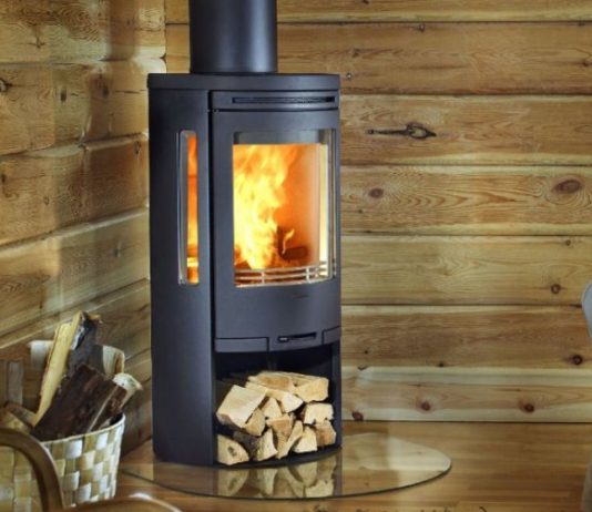 مواقد الحطب وسخانات الغاز: إجباراً لا اختياراً