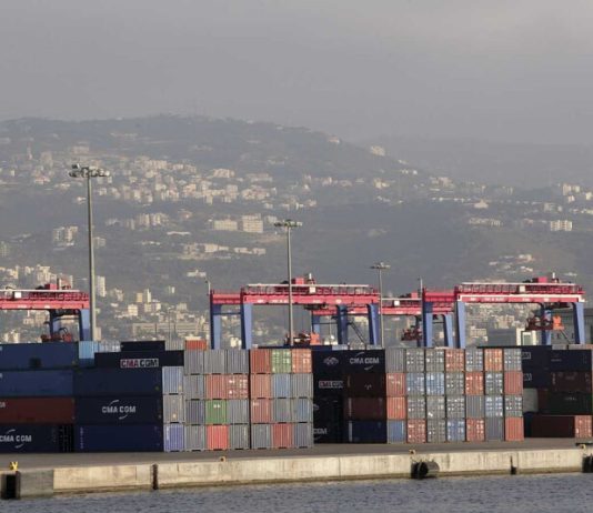 اليوم يبدأ الدولار الجمركي … ترقُّب وحذر