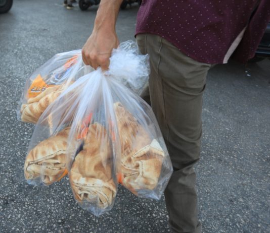 «الاقتصاد»: لا أزمة خبز