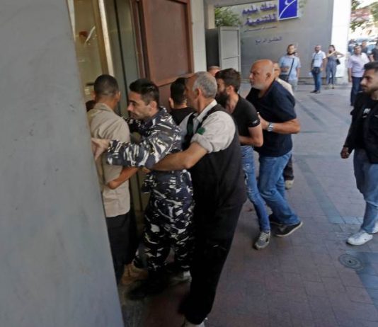 “تجفيف” الليرة بدأ.. وحصر “صيرفة” بالموظفين وبسعر 31 ألفاً؟