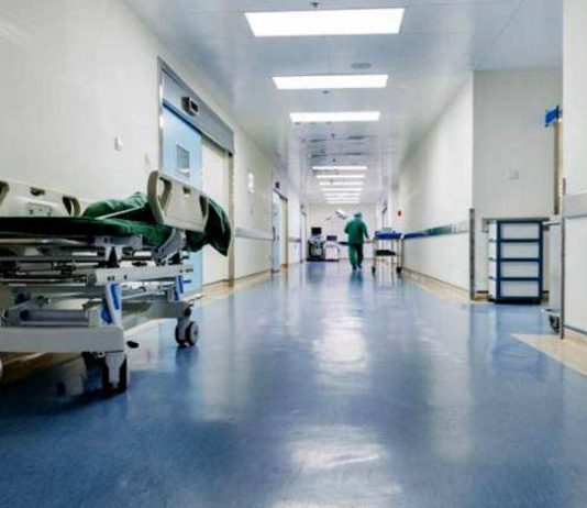 القيود المصرفيّة تُكبّد المرضى فاتورة إضافيّة!