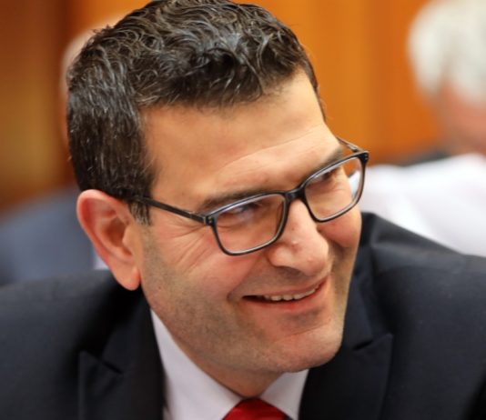 الحاج حسن: أزمة القمح مُفتعلة