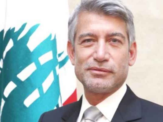 فياض تفقد جناح الوزارة وهيئة ادارة قطاع البترول في معرض القاهرة الدولي