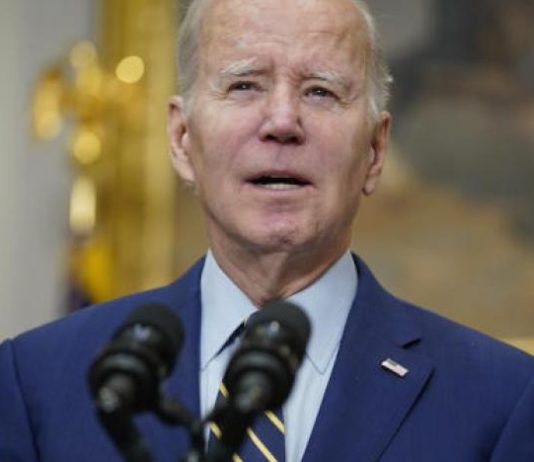 بايدن يتعهد محاسبة المسؤولين عن إفلاس مصرفَي «سيليكون فالي» و«سغنتشر»