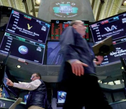 الأسواق في تحركات «أفعوانية» مع تذبذب المعنويات