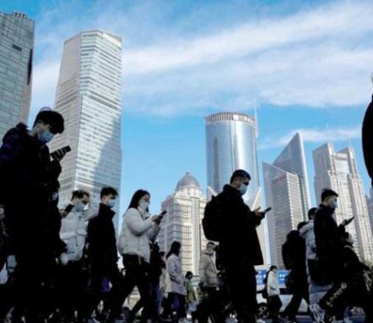 فورة التصنيع الصيني تفاجئ المراقبين