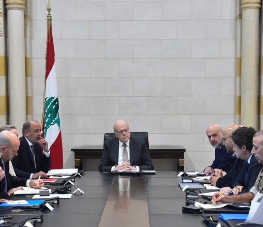 خطّة طوارئ حكوميّة بإدارة «الخارج»