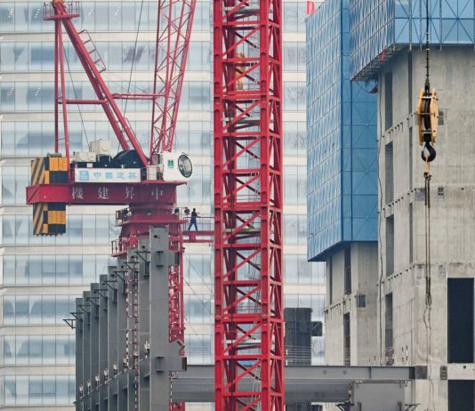 الصين تعمل على تعزيز دعم التكنولوجيا والبنية التحتية في 2024