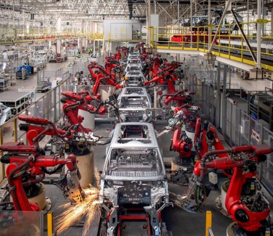 مصانع آسيا تعاني وسط الطلب الصيني الضعيف