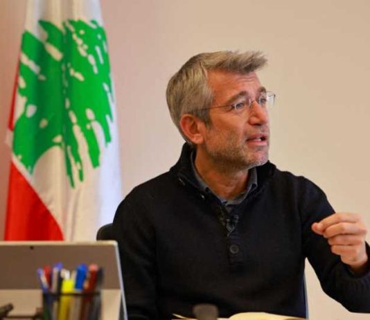 فياض يكشف عن عرقلة سياسية مستمرة في قطاع الطاقة: أزمة انقطاع الكهرباء “سياسية وكيدية”