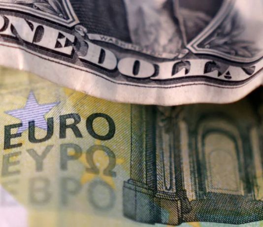 هل يطيح ترمب التاج عن الدولار؟