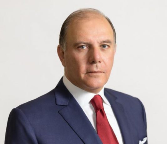 تعرّفوا إلى حاكم مصرف لبنان الجديد