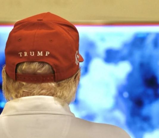 سياسات ترمب الرئاسية تؤثر على مشروعاته الخاصة حول العالم