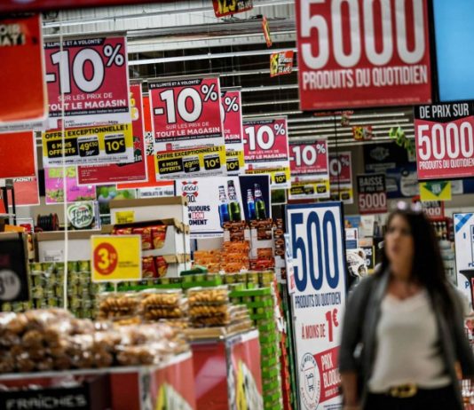 البنوك المركزية الكبرى تكافح لمجاراة فوضى الرسوم الجمركية