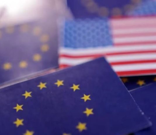 الاتحاد الأوروبي يرسل مفوضه التجاري إلى واشنطن لمناقشة الرسوم