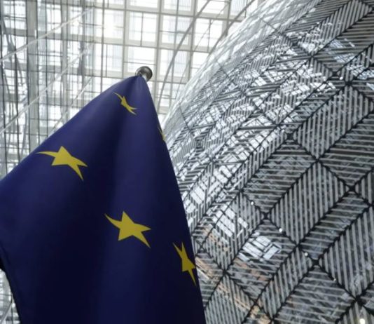 الاتحاد الأوروبي يجهِّز رسوماً بـنحو 25 مليار دولار على السلع الأميركية حال فشل الاتفاق