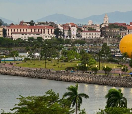 الصين تهدد بعرقلة صفقة موانئ عالمية كبرى