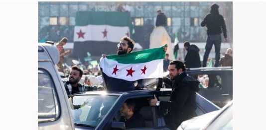 سوريا بين رفع العقوبات وتمديد “قيصر”: اقتصاد ينتظر الانفراج وواشنطن تراقب السلوك