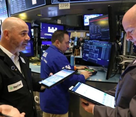 «رسوم ترمب» تدفع المستثمرين نحو صناديق الاستثمار النشطة