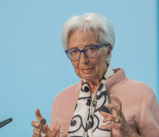 لاغارد: تعزيز مكانة اليورو عالمياً يتطلب اقتصاداً أوروبياً أكثر كفاءة وإنتاجية